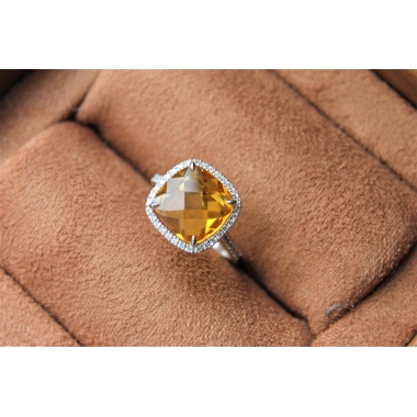 Кольцо с цитрином и бриллиантами